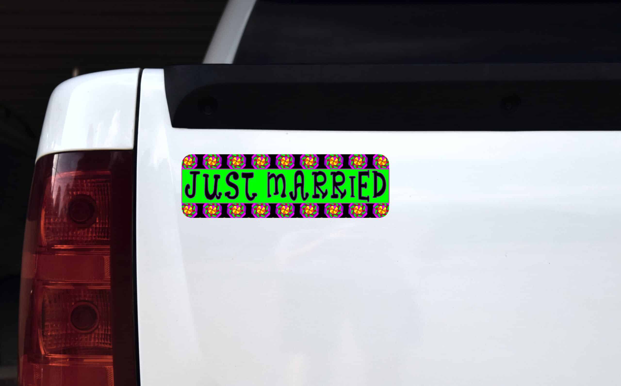 10in x 3in Just Married Magnet Car Window Truck Sign